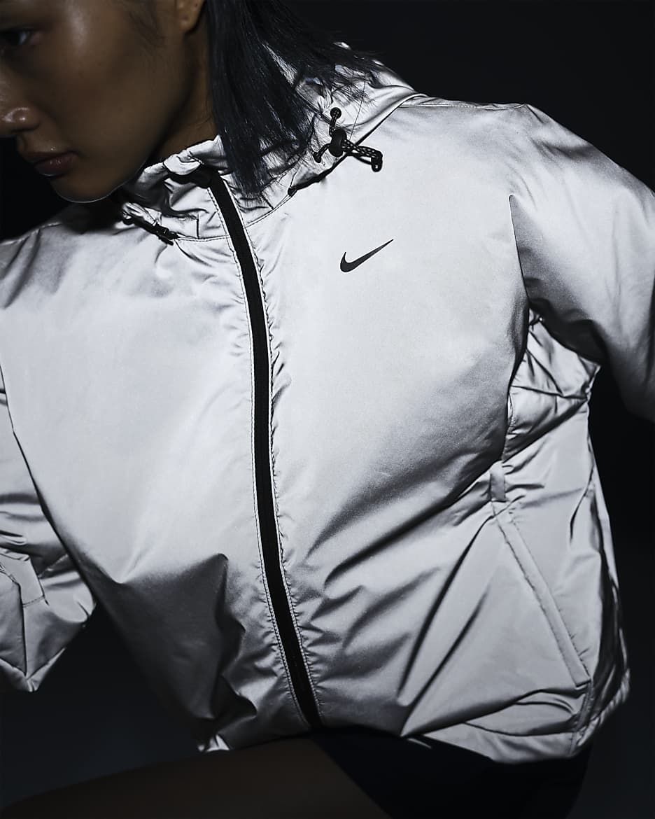 Nike Running Division Women s Therma FIT Reflective Running Jacket. Nike JP